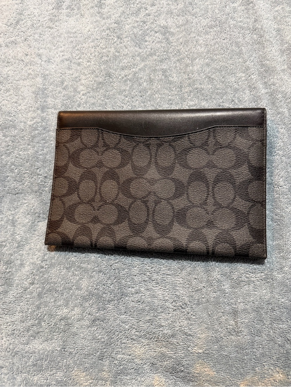 Women’s Signature Pattern Leather Folio Clutch - Picture 2 of 5